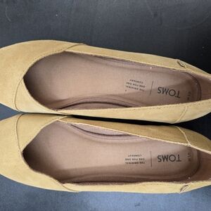 TOMS Women's Tan Flats
